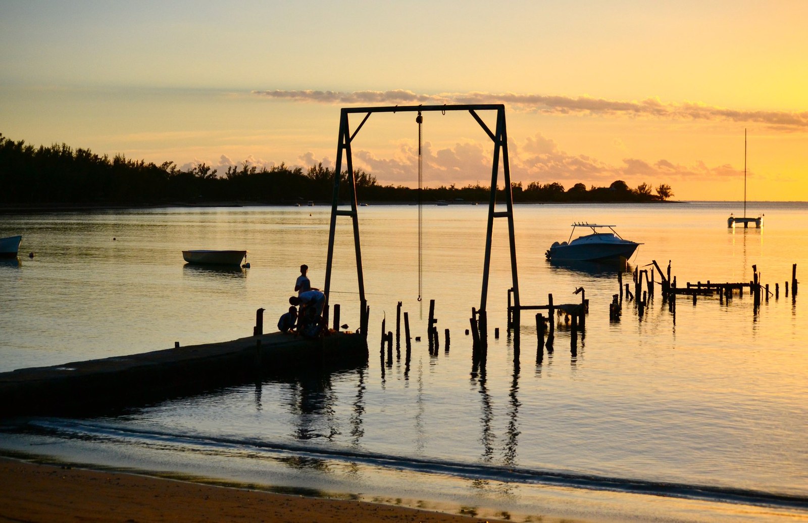 Belle Mare Beach